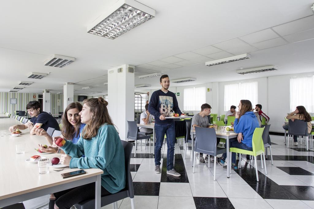 Residencia Universitaria Resa Siglo XXI Culleredo Exteriör bild