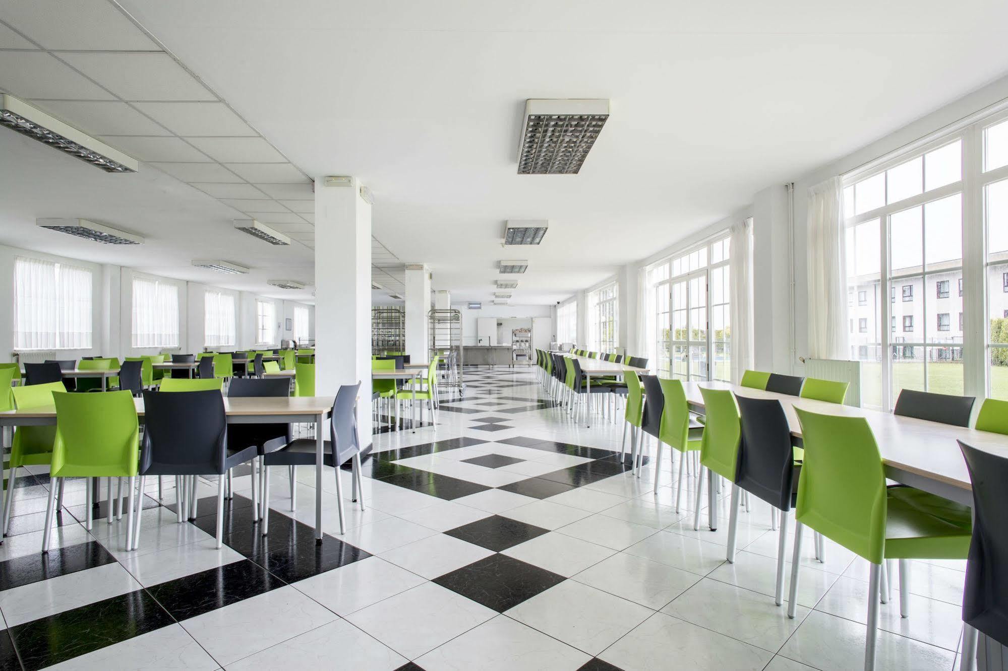 Residencia Universitaria Resa Siglo XXI Culleredo Exteriör bild